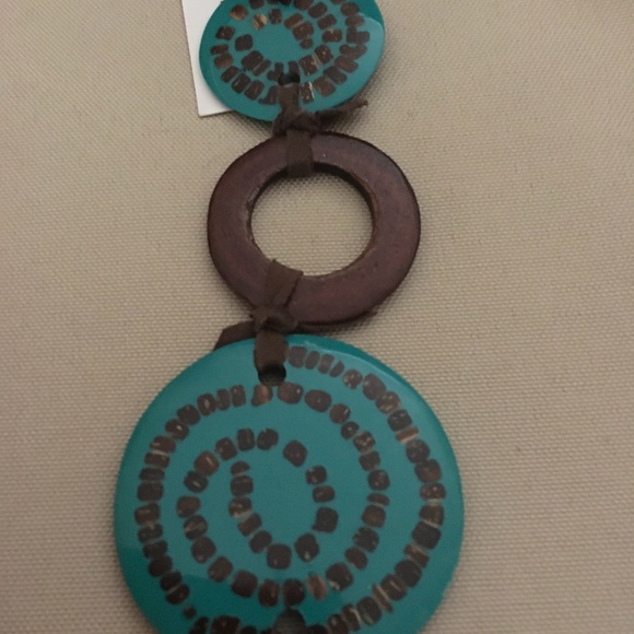 Designs by Adina Jewelry Set - Picture 5 of 5